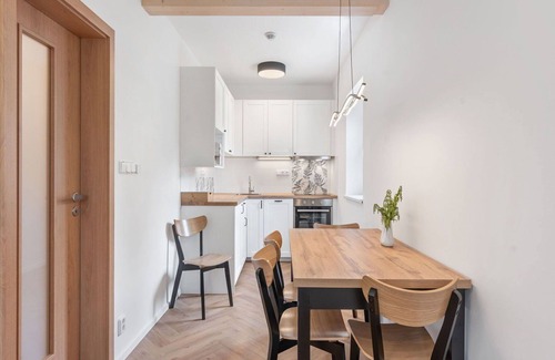 Hrensko Apartment | Cosy apartment for 8 guests with WIFI, TV, patio and pets allowed