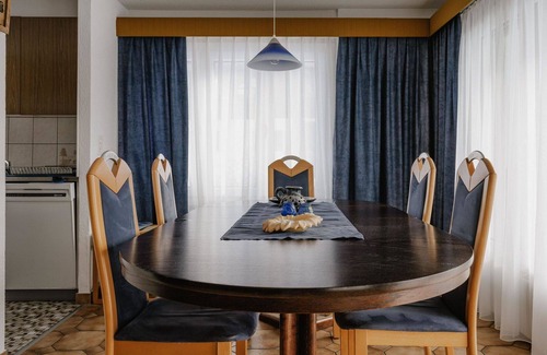 Reckingen Apartment | Cosy apartment for 4 people with WIFI, TV, balcony and pets allowed