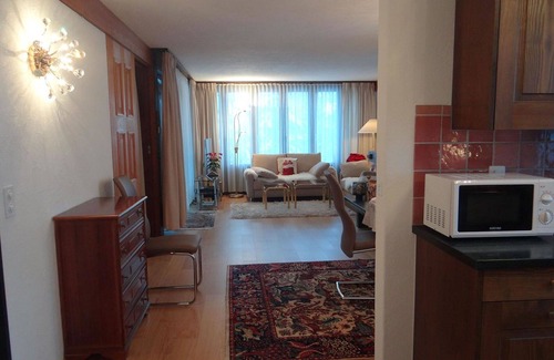 Engelberg Apartment | Cosy apartment for 4 guests with pool, WIFI, TV and balcony