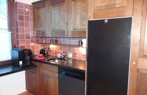 Engelberg Apartment | Cosy apartment for 4 guests with pool, WIFI, TV and balcony