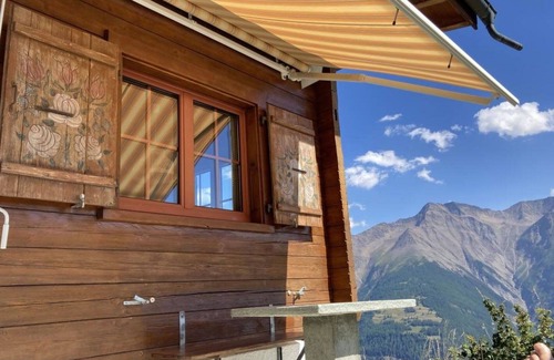 Riederalp Apartment | Cosy apartment for 6 people with WIFI, TV, balcony and pets allowed