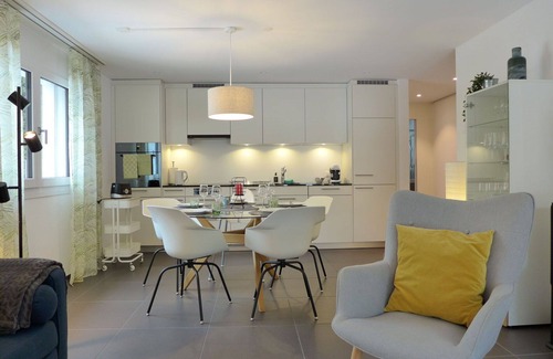 Blausee Apartment | Cosy apartment for 4 guests with WIFI, TV, terrace, panoramic view and parking