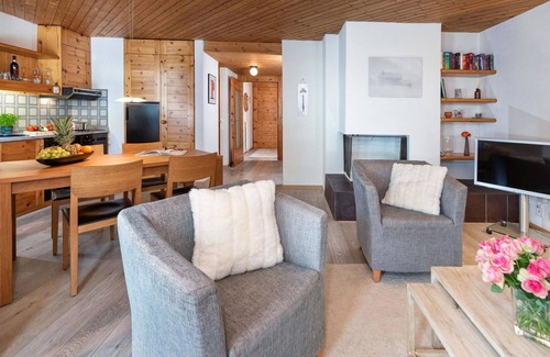 Lenzerheide Apartment | Cosy apartment for 4 people with TV and balcony