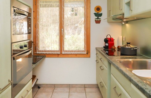 Zweisimmen Apartment | Cosy apartment for 6 people with WIFI, TV, balcony, pets allowed, panoramic view and parking