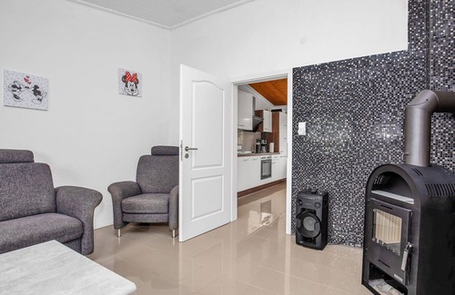 Oberndorf Apartment | Cosy apartment for 2 people with WIFI, TV and patio