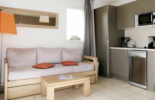 Sables-d'Or-les-Pins Apartment | Cosy apartment for 5 people with pool, WIFI, TV, terrace and pets allowed
