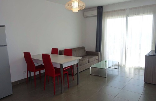 Macinaggio Apartment | Cosy apartment for 4 people with A/C, TV, terrace, pets allowed and parking