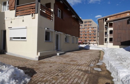 Mont-de-Lans Apartment | Cosy apartment in the heart of the mountains, a stone's throw from the chairlift. 4 CH. All comfort