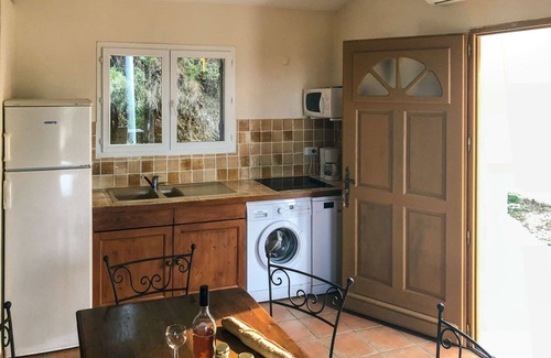 Favone House | Cosy apartment in villa with A/C, WIFI, pool, TV, patio, pets allowed and panoramic view