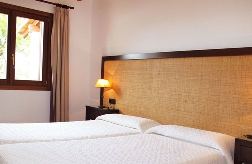 Muro Villa | Cosy apartment in villa for 2 guests with WIFI, A/C, pool, TV, patio and parking