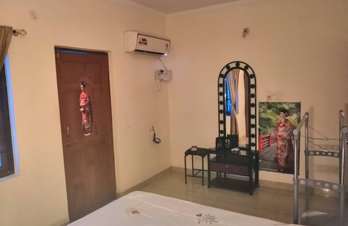 Parra Apartment | Cosy apartment in Goa, located along Calangute Mapusa road, near Candolim, Baga.