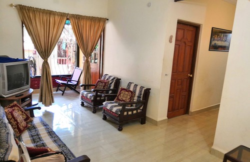Parra Apartment | Cosy apartment in Goa, located along Calangute Mapusa road, near Candolim, Baga.