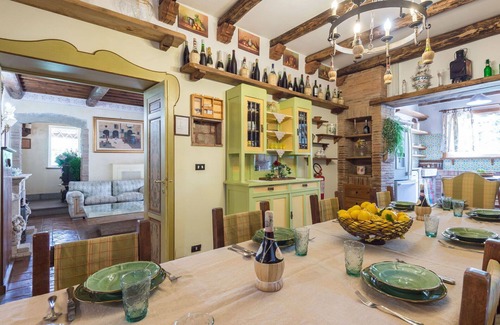 Rocca di Papa Villa | Cosy apartment in villa for 13 people with WIFI, A/C, private pool, TV, patio and parking
