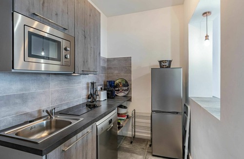 Sari-Solenzara House | Cosy apartment in villa for 5 guests with WIFI, A/C, TV, patio and parking