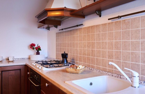 Bellano House | Cosy apartment in villa for 6 guests with WIFI, TV, patio and pets allowed
