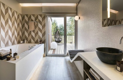 Hattigny House | Cosy apartment in villa for 2 people with WIFI, hot tub, pool, TV and terrace