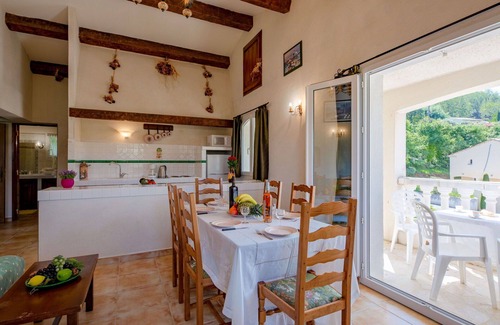 Bauduen Villa | Cosy apartment in villa with WIFI, TV, balcony, pets allowed, panoramic view and parking