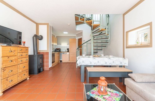 Zandt House | Cosy apartment in villa for 6 guests with WIFI, TV, terrace, pets allowed and parking