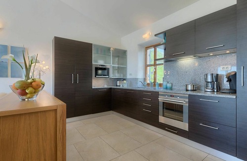 Bibali House | Cosy apartment in villa for 6 guests with WIFI, pool, A/C, TV and terrace