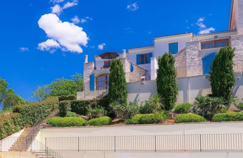Bibali House | Cosy apartment in villa for 6 guests with WIFI, pool, A/C, TV and terrace