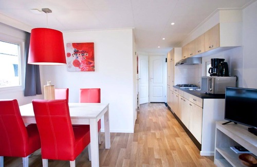 Schaarsbergen House | Cosy apartment in villa for 4 guests with WIFI, pool, TV and terrace