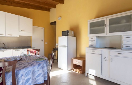 Valloria Apartment | Cosy apartment for 4 guests with WIFI, pool, patio, pets allowed and panoramic view