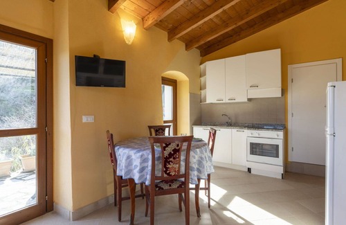 Valloria Apartment | Cosy apartment for 4 guests with WIFI, pool, patio, pets allowed and panoramic view