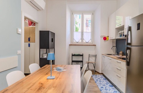 Riva del Garda Apartment | Cosy apartment for 4 people with WIFI, A/C, TV and patio