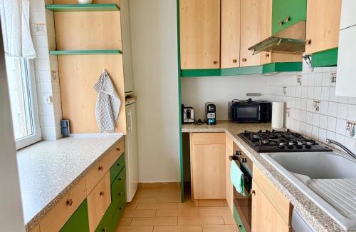 Schwechat Apartment | Cosy Apartment Near Airport & Train