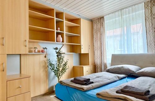 Schwechat Apartment | Cosy Apartment Near Airport & Train