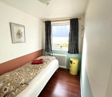 Streymoy Apartment | Cosy apartment near beach, marina & city centre