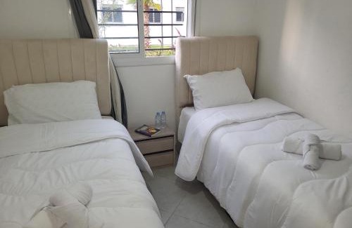 Hjar Ennhal Apartment | Cosy Apartment Near Beach & Airport
