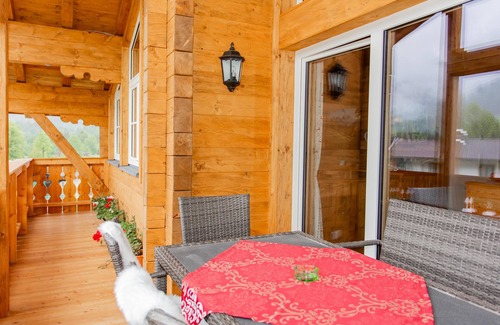 Lofer Apartment | Cosy apartment on farm near ski lift in Lofer