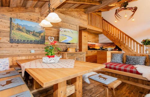 Lofer Apartment | Cosy apartment on farm near ski lift in Lofer
