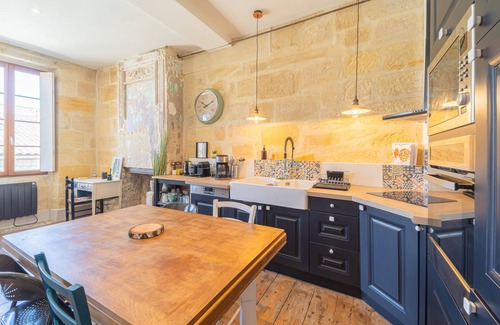 Bordeaux Sud Apartment | Cosy apartment two minutes from the train station!