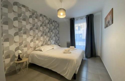 Prefecture Apartment | Cosy apartment with balcony in the heart of Caen