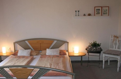 Goessweinstein Apartment | Cosy apartment with terrace and garden access in a quiet wooded area