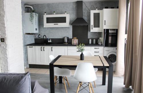 Saint-Priest Apartment | Cosy Appart - Clim - Balcon - Parking - Spacieux T2 - Proche Eurexpo Stade