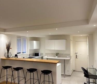 Republique–Point-du-Jour Apartment | Cosy, appartement refait à neuf limite 16