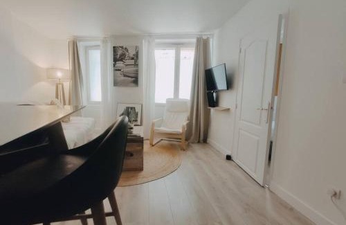 Charenton-le-Pont Apartment | Cosy Appartement 4P proche 12eme/Vincennes