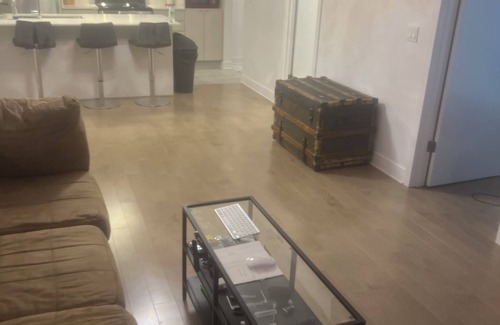 Cote-Des-Neiges—Notre-Dame-De-Grace Condo | Cosy appartement whit amazing pool and spa