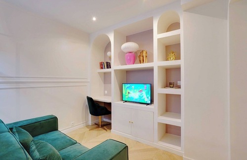 Quartier de Rochechouart Apartment | Cosy Appt - 1BDR/2P - Moulin Rouge/Montmartre