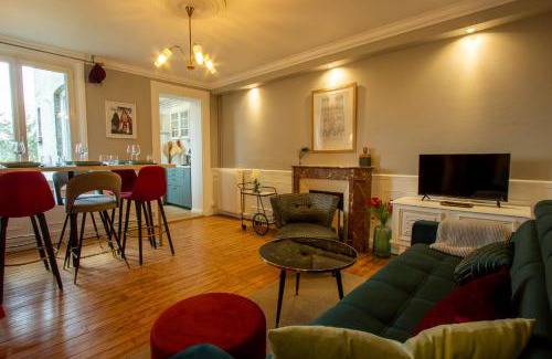 Mont d'Arene Apartment | Cosy Art Gallery