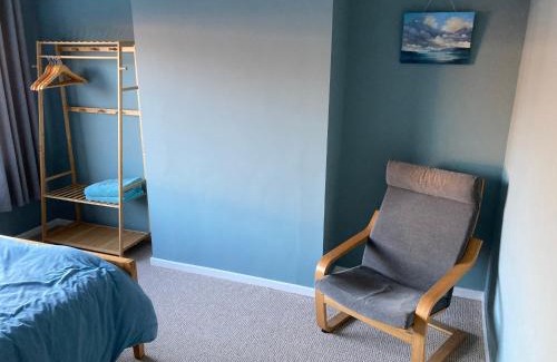 Dundonald House | Cosy at Cumberland - Double room with shared bathroom