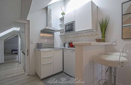Honfleur Apartment | Cosy attic Apt w/separate bedrm in the heart of Old Honfleur - Suite La Baleine ★