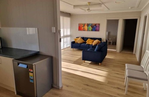Yorke Peninsula Cabin | Cosy beach-front shack with easy access to everything Port Broughton offers.