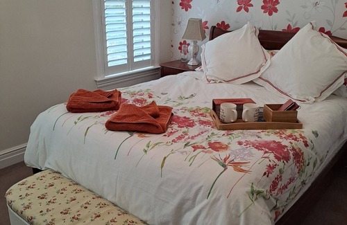 Two Rocks Bed & Breakfast | Cosy Bed & Breakfast in the beautiful fishing village of Two Rocks WA.