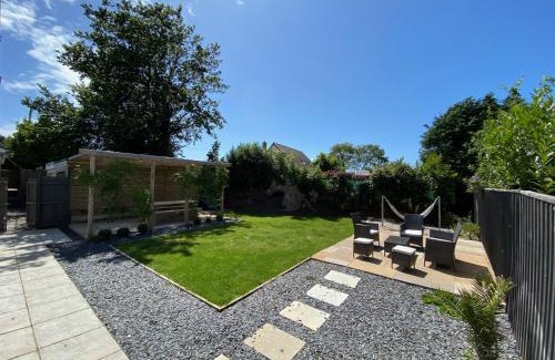 Hundleton House | Cosy bungalow in countryside village near coast