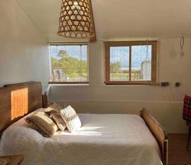 Mimizan Ski Chalet | Cosy Cabane Boise solaire, Balneo bath et toilette seche a la Ferme