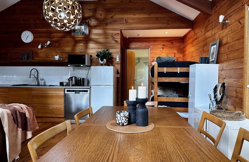 Kangaroo Valley Cabin | Cosy Cabin, Kangaroo Valley Golf Resort- Wildlife